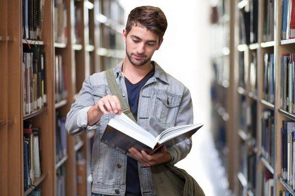 Bursele studenţilor, examen de netrecut